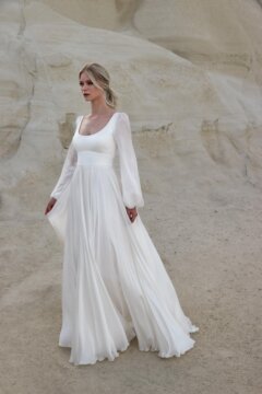 Sassi Holford “Rhianna” Wedding Dress